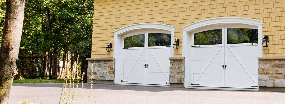 Princeton P-22, 9’ x 7’, Ice White doors and overlays, Arch Overlays with Clear Panoramic windows